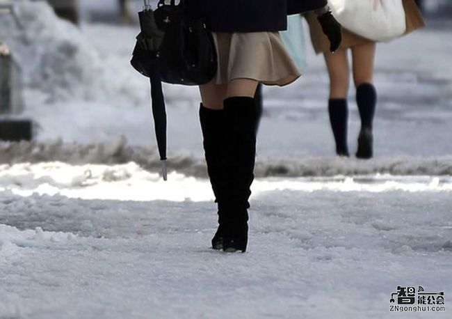 这个衣物加热垫最适合冬季露大腿的美女 智能公会