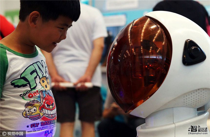 天津：智能家居机器人萌翻小朋友 智能公会