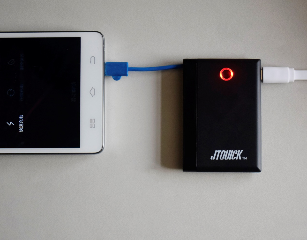 JTQUICK充电宝开箱图赏 比银行卡还小的石墨烯移动电源 智能公会