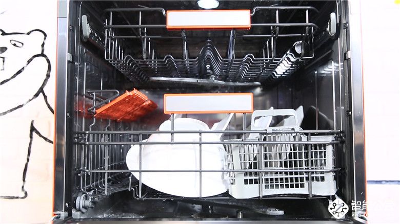 谁说厨房沉闷？东芝全智能洗碗机Z2演绎橱柜之上的时尚品位 智能公会