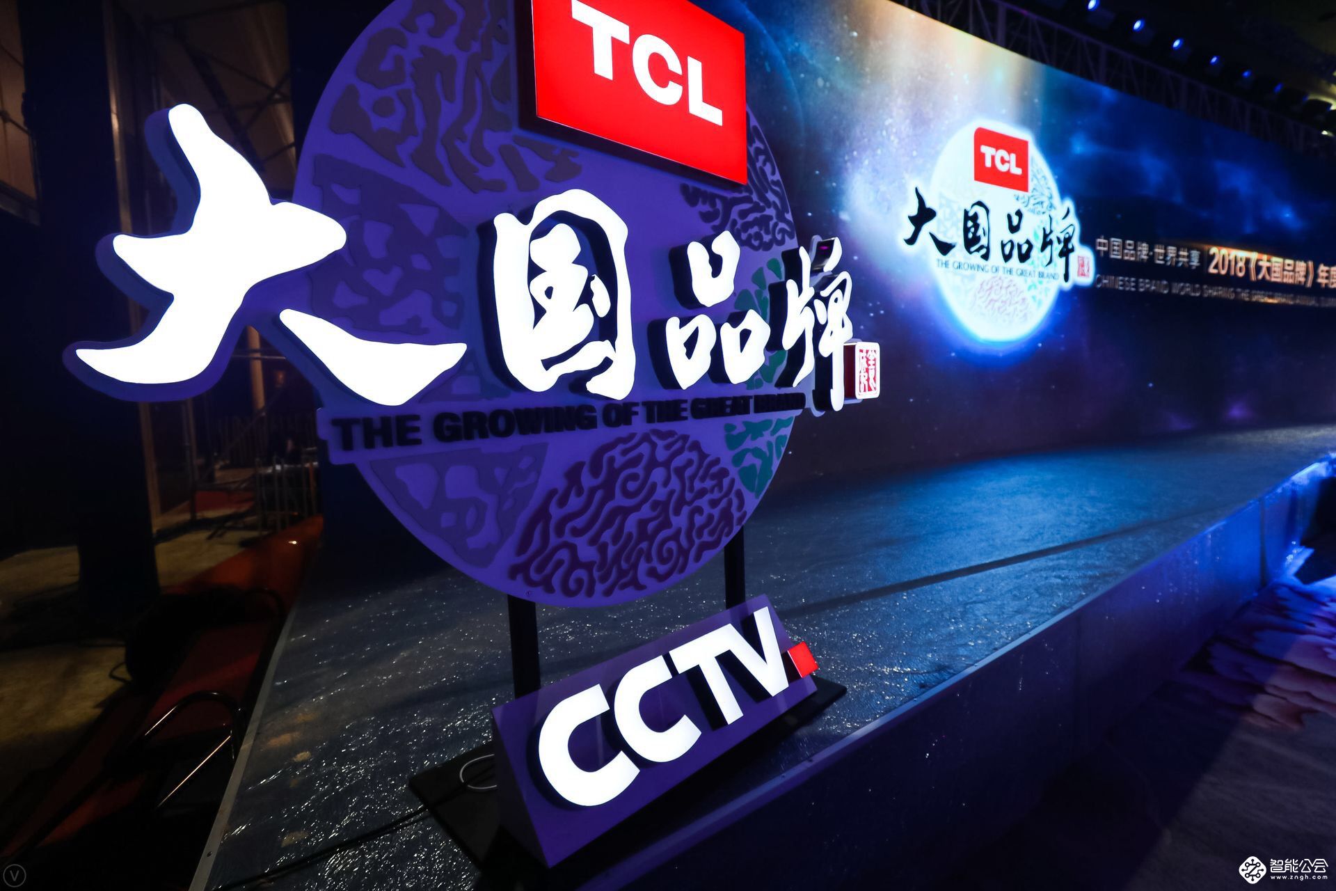 大国品牌TCL携手国美发布新旗舰X8 QLED TV 智能公会