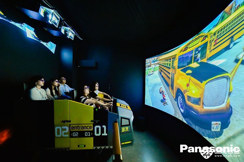 游乐世界 Panasonic投影解决方案强势亮相2019 IAAPA 智能公会