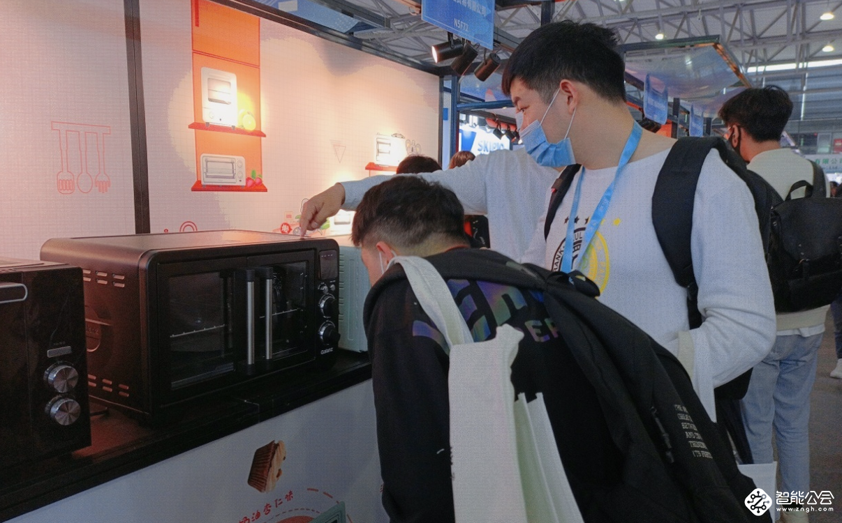让烘焙更简单有趣 格兰仕系列创新电烤箱亮相中国国际焙烤展  智能公会