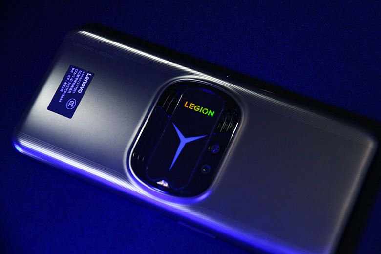 散热能力强悍到有点冰手 拯救者Y90电竞手机体验评测 智能公会
