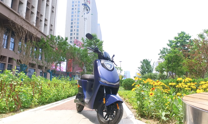 城市出行最优体验 VFLY 流星隼N100 MAX电动自行车深度评测 智能公会