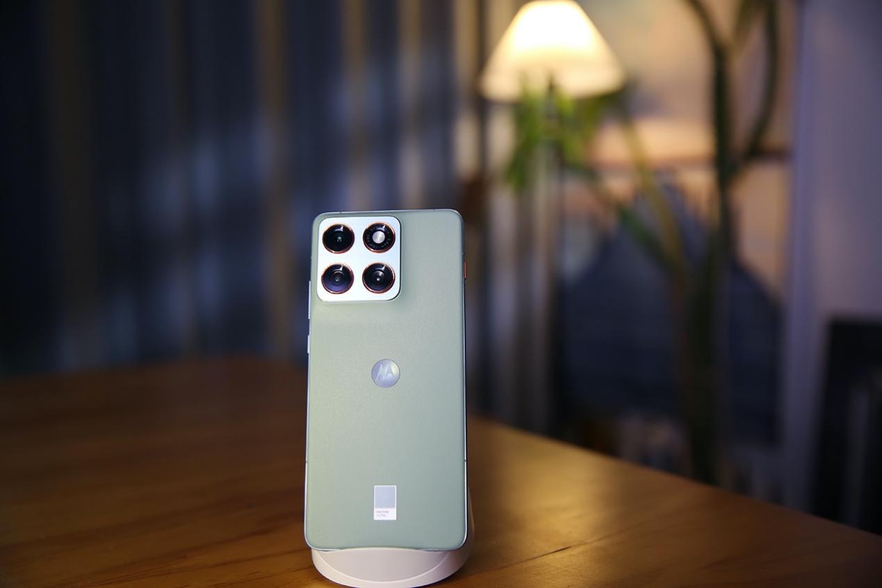 轻薄全能旗舰 体验无短板 联想moto X70 Air AI手机深度评测 轻薄全能旗舰 体验无短板 联想moto X70 Air AI手机深度评测 智能公会