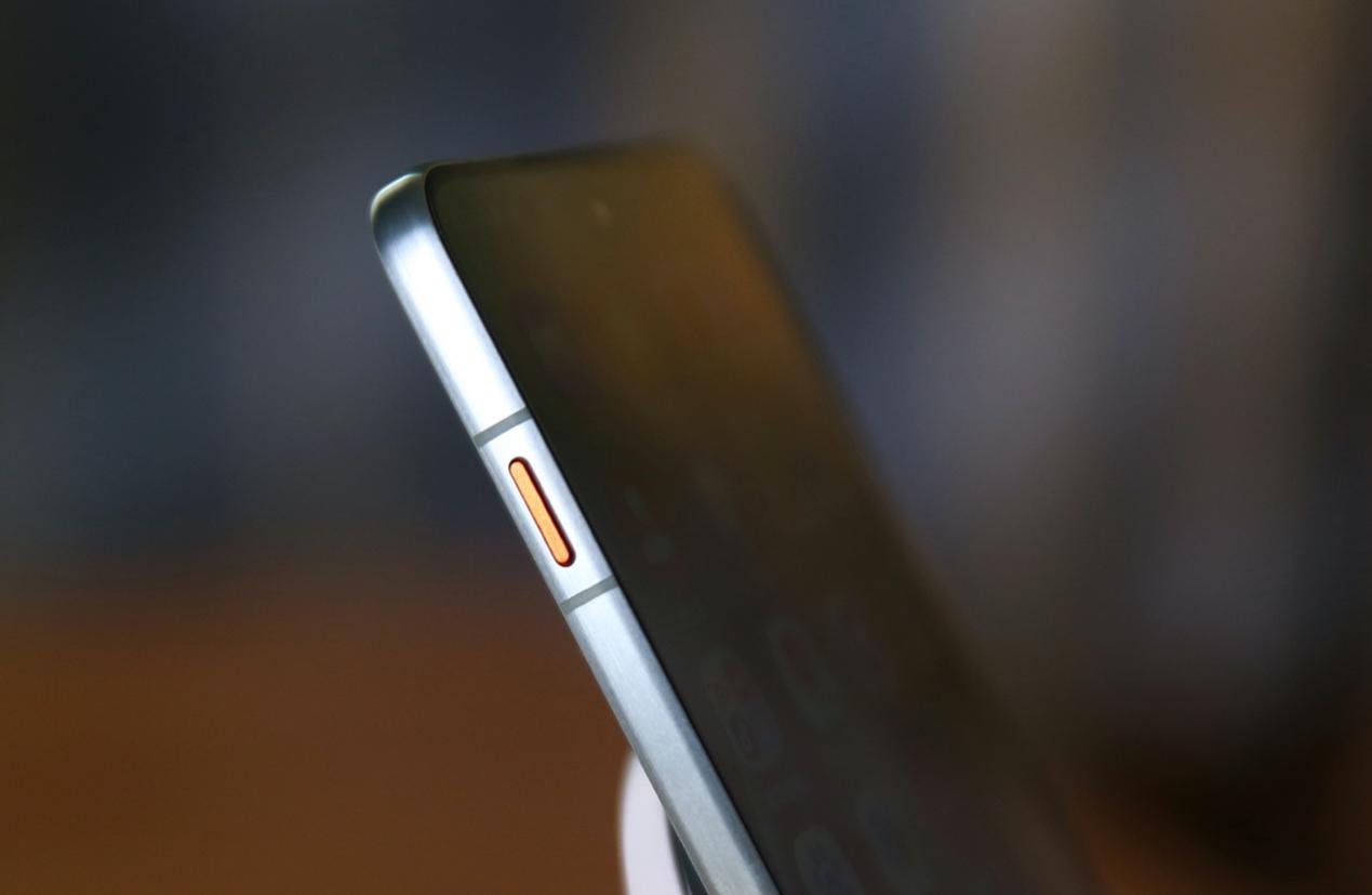 轻薄全能旗舰 体验无短板 联想moto X70 Air AI手机深度评测 轻薄全能旗舰 体验无短板 联想moto X70 Air AI手机深度评测 智能公会