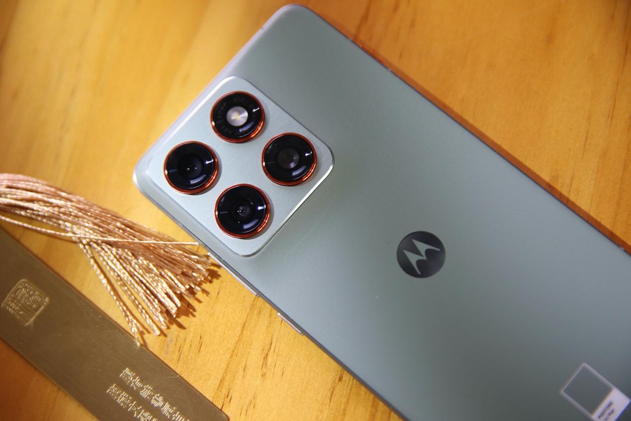 轻薄全能旗舰 体验无短板 联想moto X70 Air AI手机深度评测 轻薄全能旗舰 体验无短板 联想moto X70 Air AI手机深度评测 智能公会