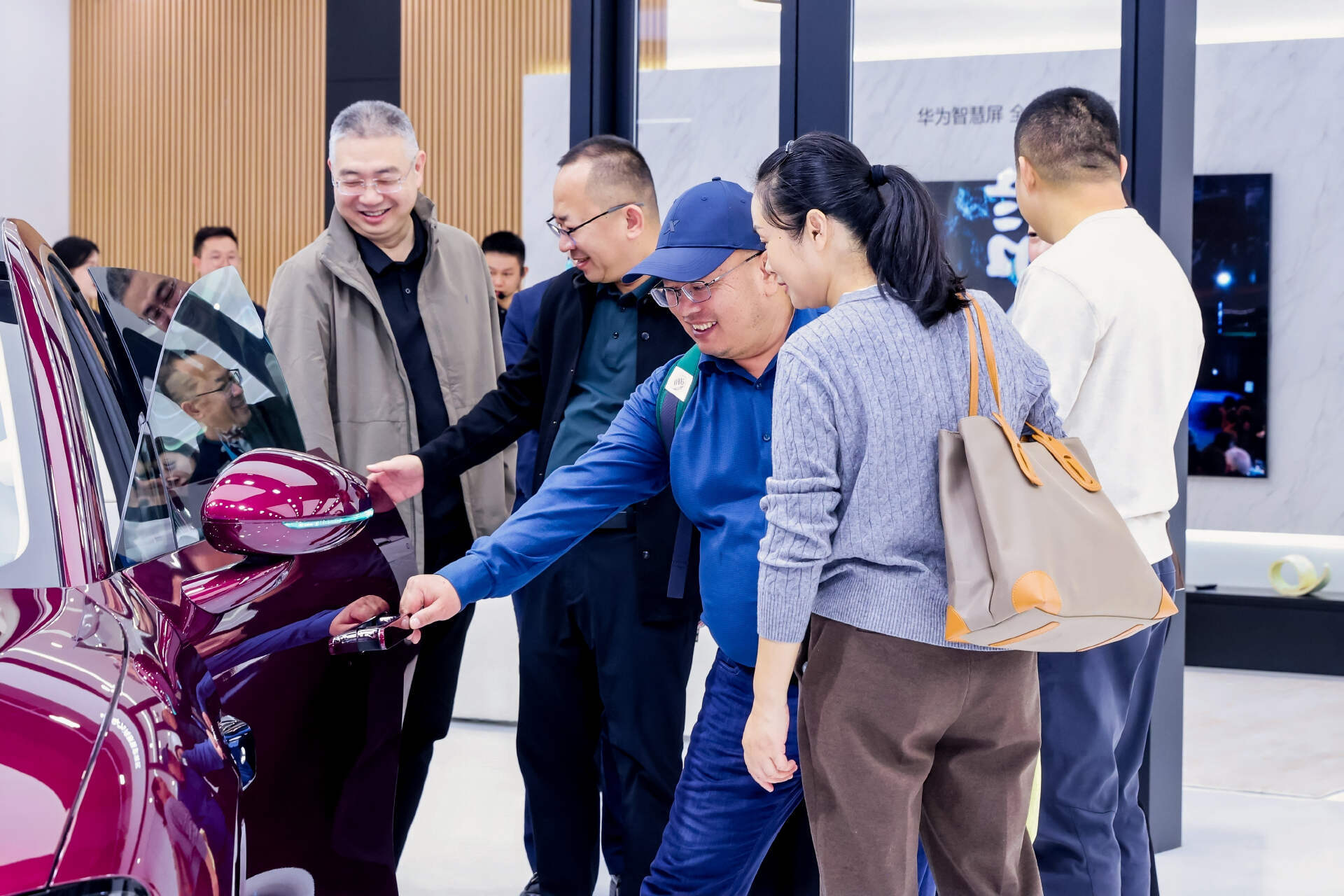 华为在电信科技大会上“秀肌肉”：468㎡展区装下了整个未来生活？ 智能公会