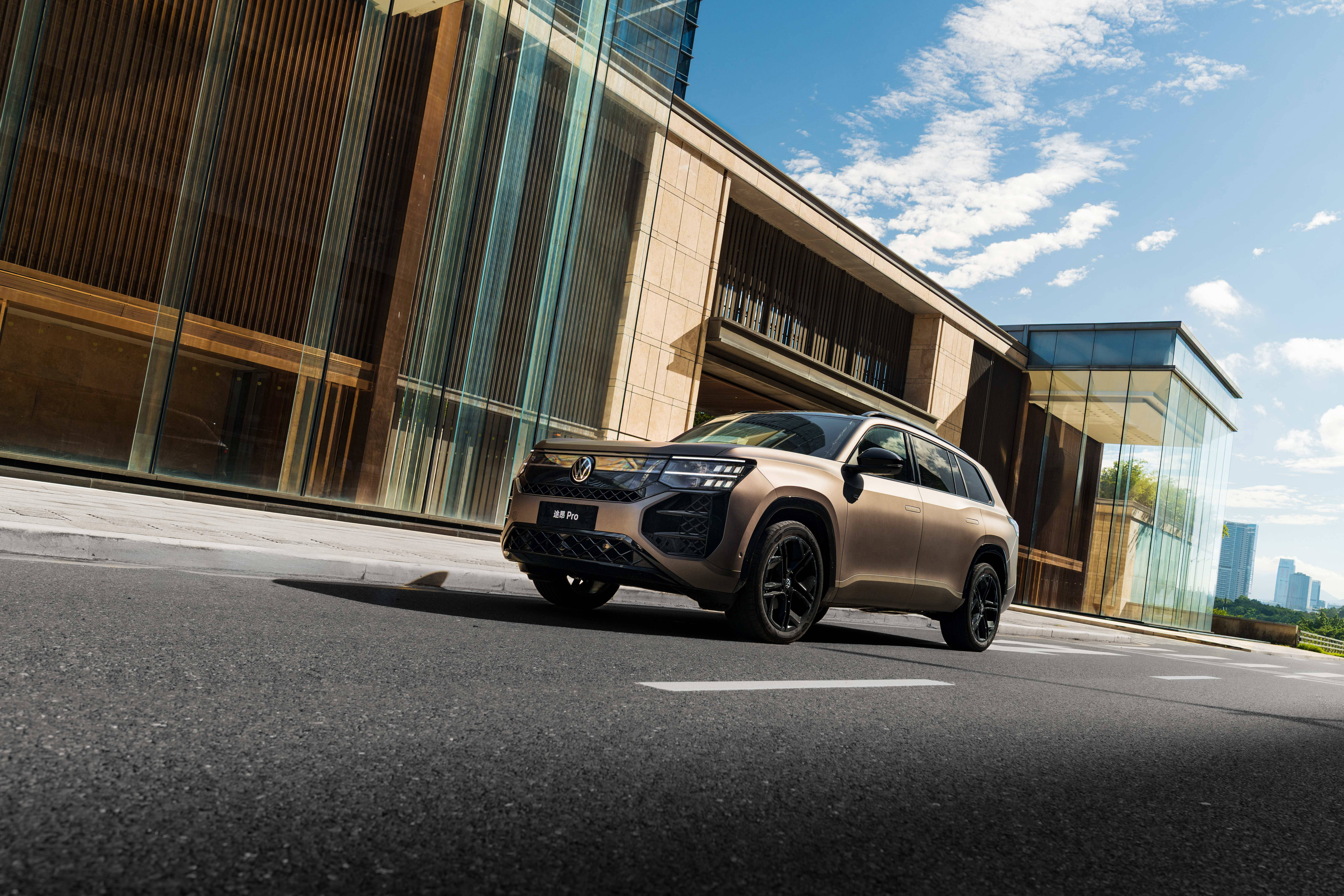 上汽大众2025年狂销106万辆！百万目标稳了，明年7款新车蓄势待发 智能公会