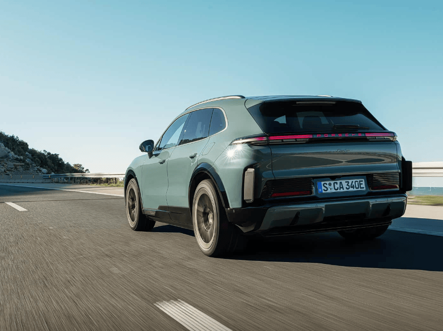 保时捷卡宴纯电版即将亮相，最高1156马力，售价多少会热销？ 智能公会