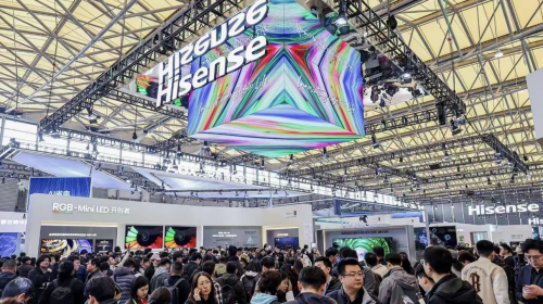 领跑彩色光源时代！海信携三大硬核技术... 公会头条 智能公会 全球智能产品评测和资讯平台