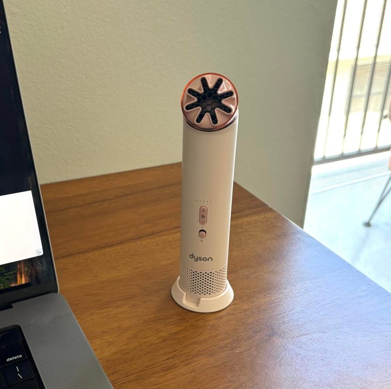 戴森发布首款便携风扇 99 美元你买吗？ 智能公会