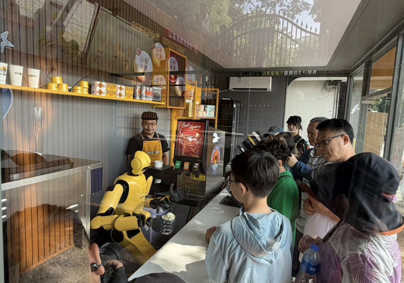 印钞机还是吞金兽？商场里的机器人在替老板“抢钱” 智能公会