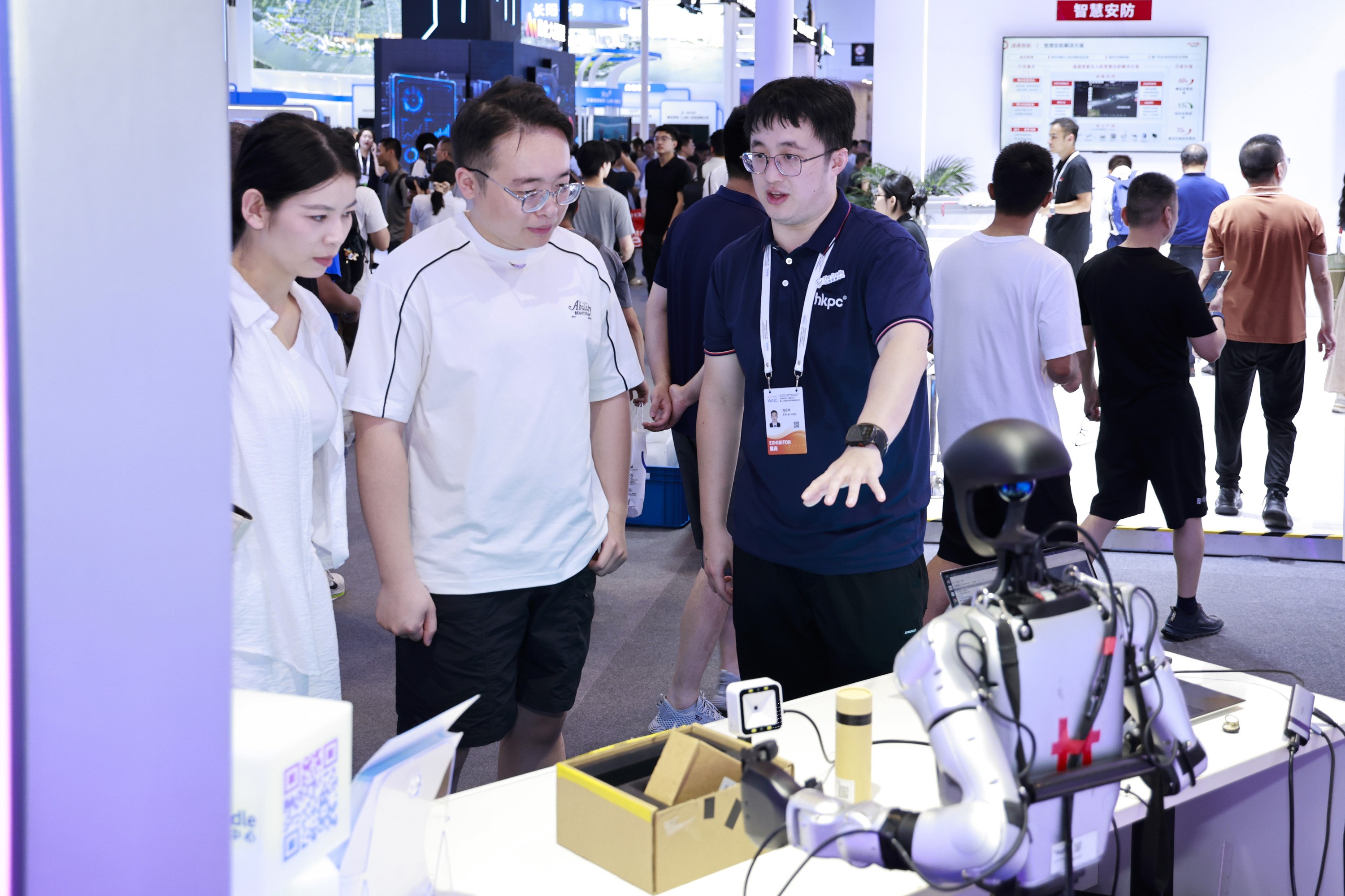 香港生产力促进局再度亮相“2026世界人工智能大会”以“AI 转型制造” 为题展现AI从实验室走向生产线 沪港双向赋能共拓出海新格局 智能公会
